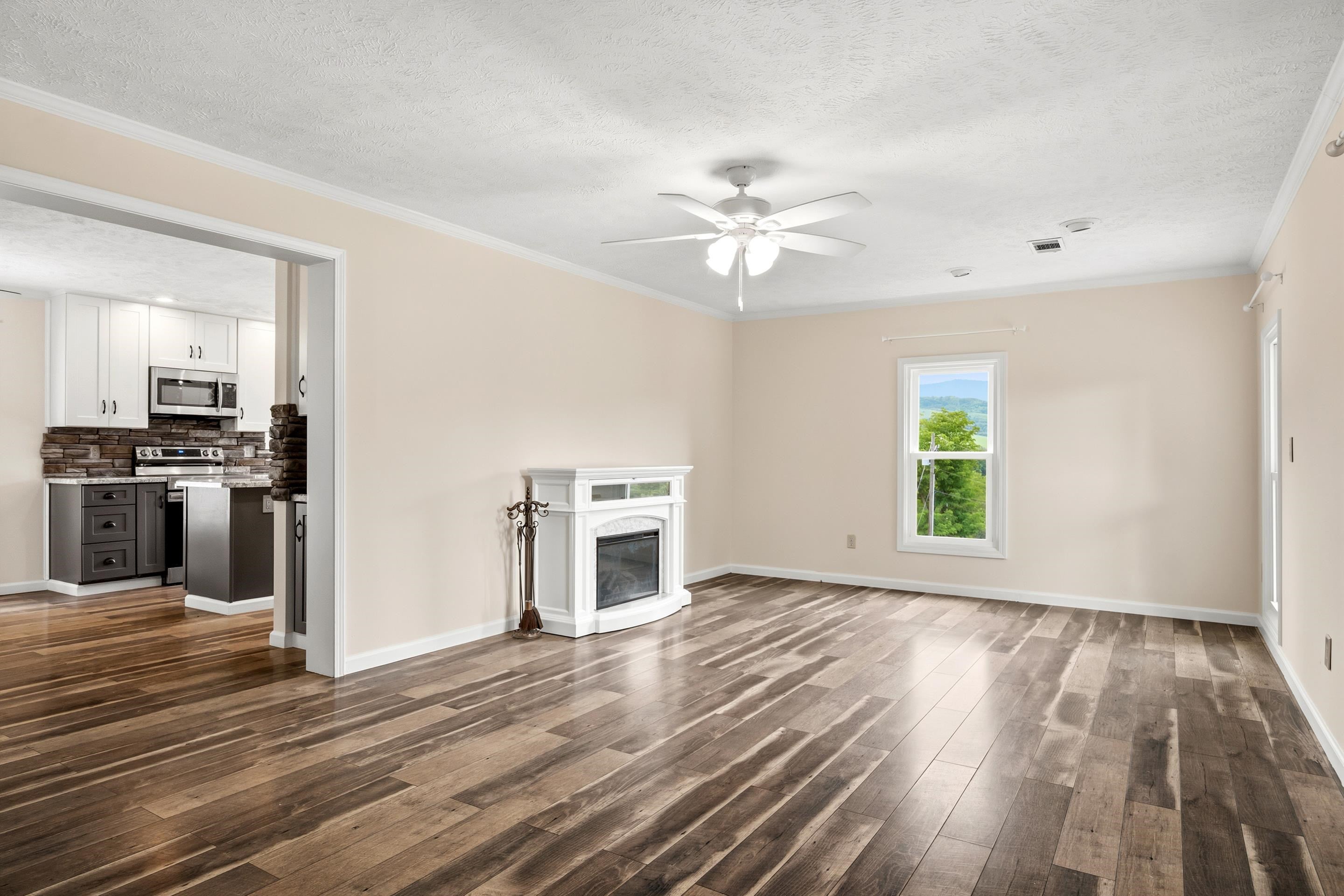1862 Spring Valley Road Staffordsville, VA 24167 - Photo 26 of 96 Gallery Image 26