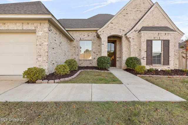 $345,000 | 155 Magnolia Pl Circle, Brandon, MS 39047