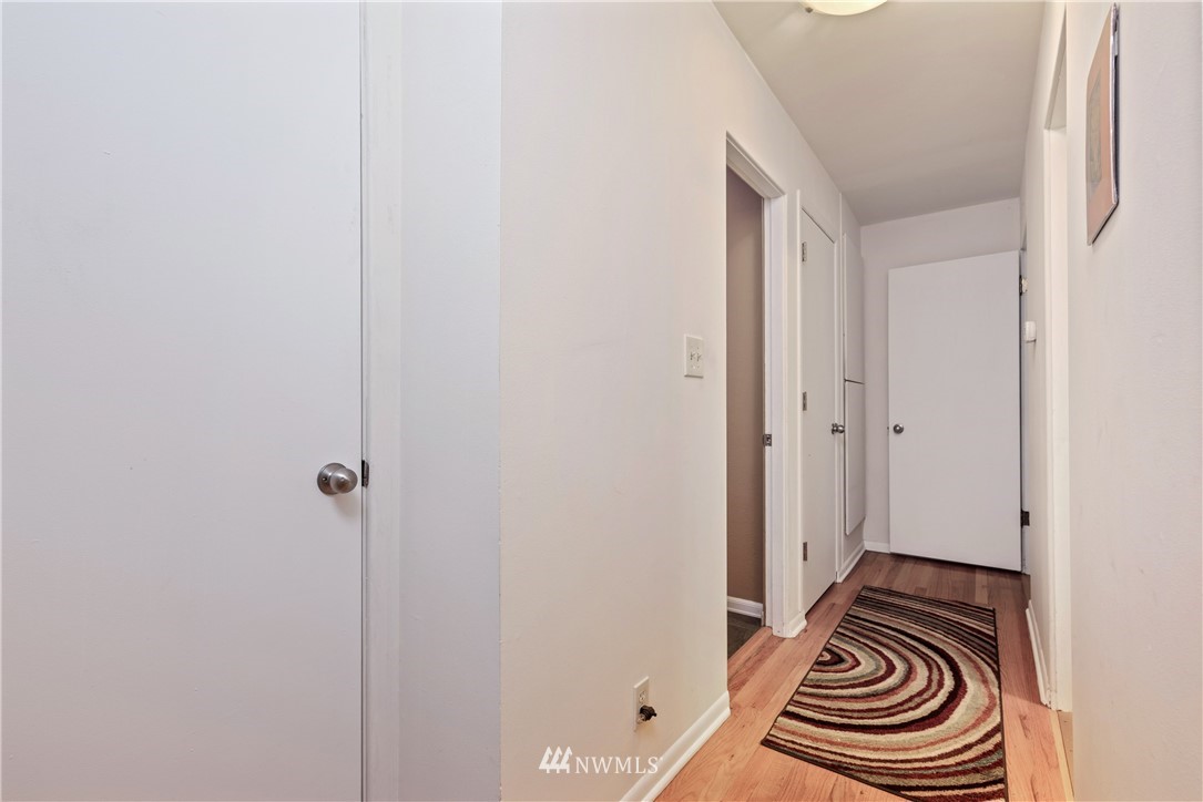 929 North 35th Street Seattle, WA 98103 - Photo 11 of 17 a view of wooden floor