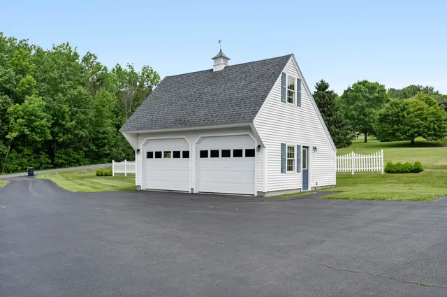$1,182,000 | 109 Sugarwoods Road, Barre Town, VT 05641