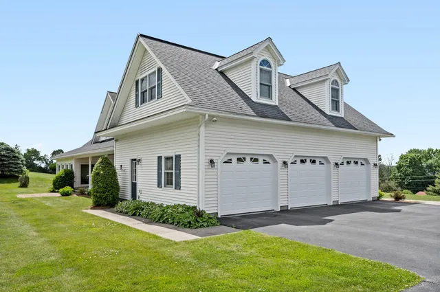 $1,182,000 | 109 Sugarwoods Road, Barre Town, VT 05641