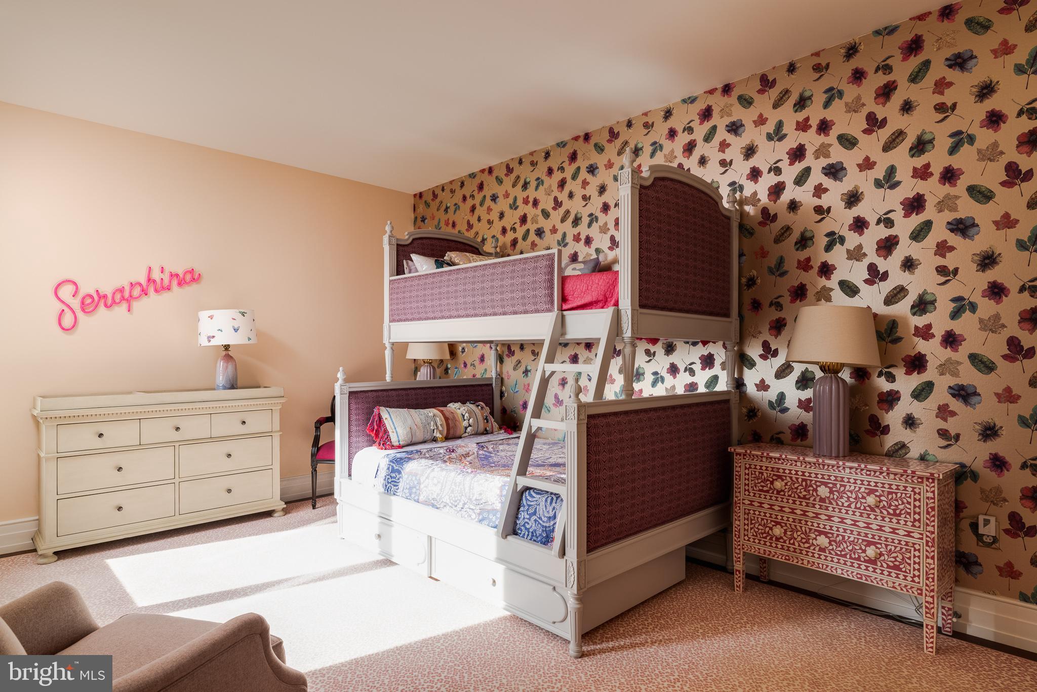 130 South 18th Street, Unit 1804 Philadelphia, PA 19103 - Photo 25 of 36 a bed room with a bed and a dresser