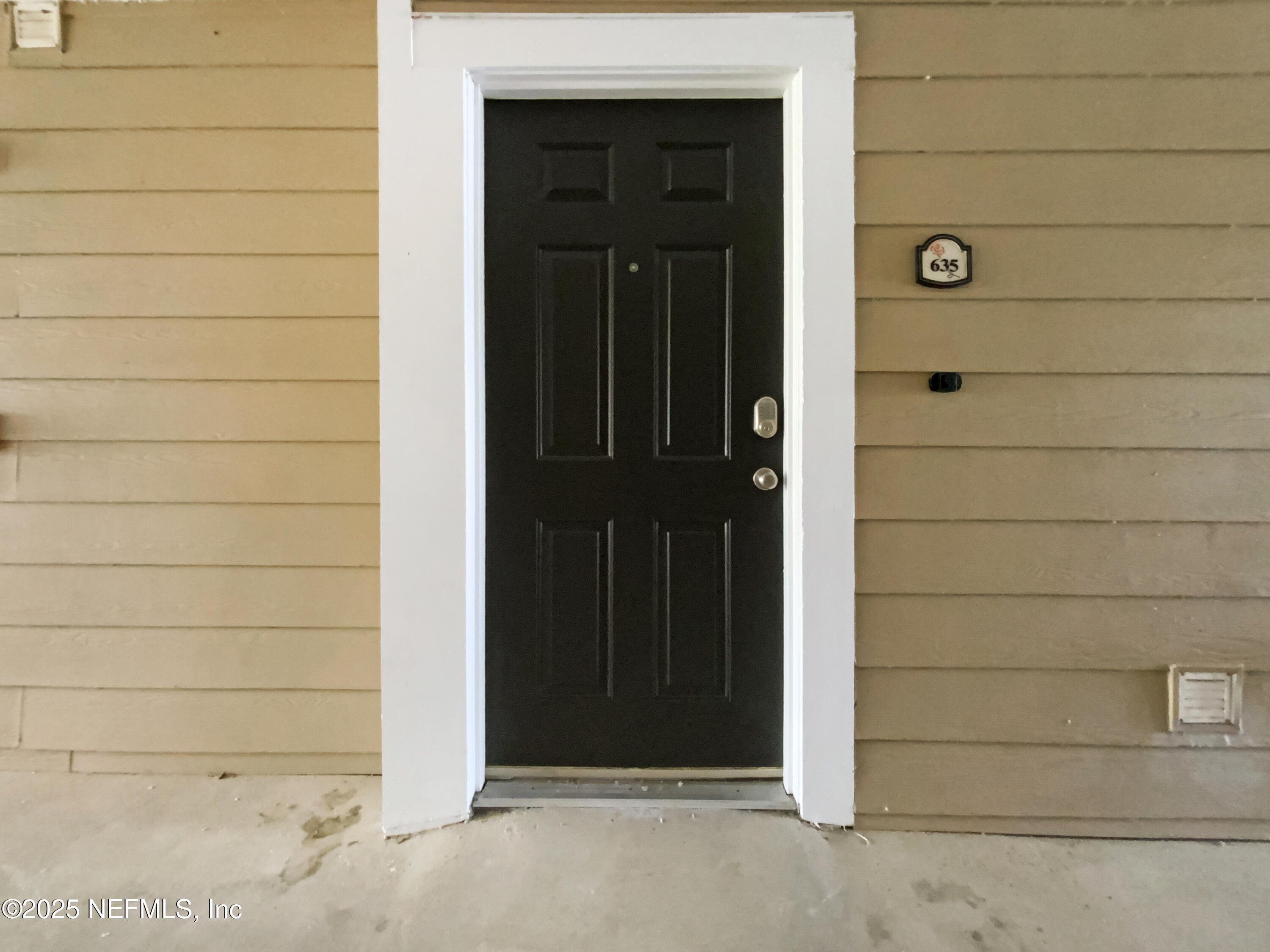 8550 Touchton Road, Unit 635 Jacksonville, FL 32216 - Photo 3 of 25 a view of door