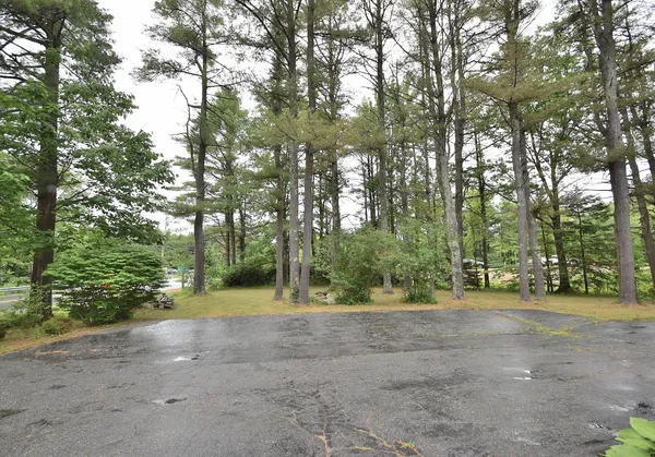 $750,000 | 10 Durham Road, Freeport, ME 04032