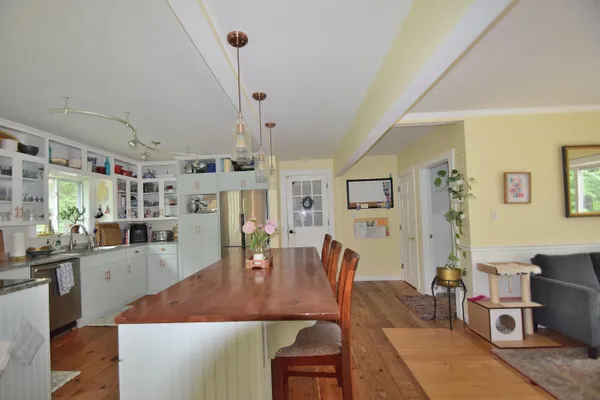 $750,000 | 10 Durham Road, Freeport, ME 04032