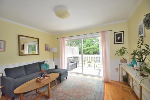$750,000 | 10 Durham Road, Freeport, ME 04032