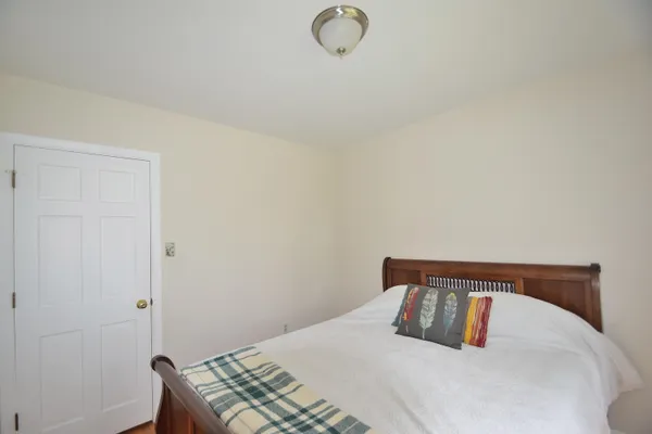 $750,000 | 10 Durham Road, Freeport, ME 04032