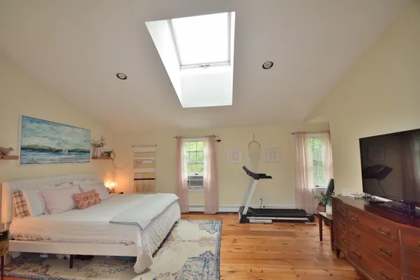 $750,000 | 10 Durham Road, Freeport, ME 04032