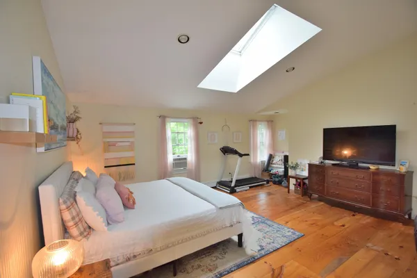 $750,000 | 10 Durham Road, Freeport, ME 04032