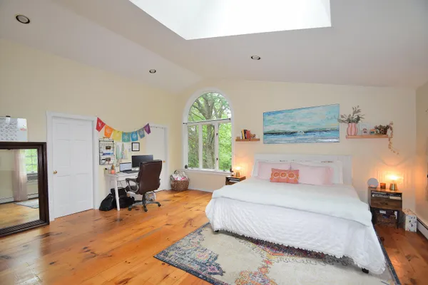 $750,000 | 10 Durham Road, Freeport, ME 04032