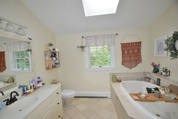 $750,000 | 10 Durham Road, Freeport, ME 04032