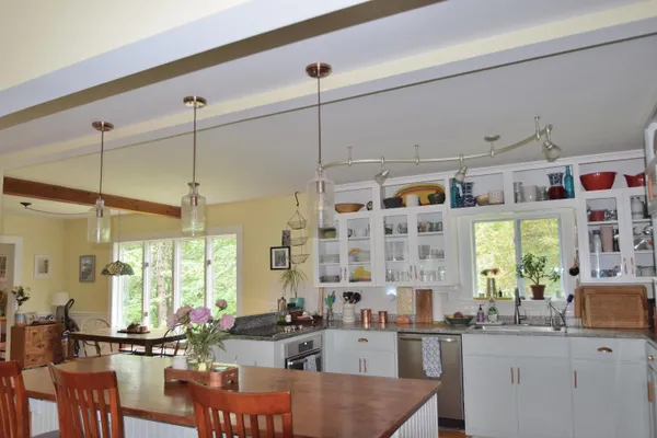$750,000 | 10 Durham Road, Freeport, ME 04032
