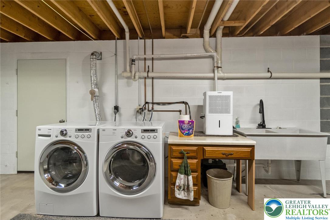 1053 Hilltop Road Leesport, PA 19533 - Photo 31 of 46 a utility room with dryer and washer