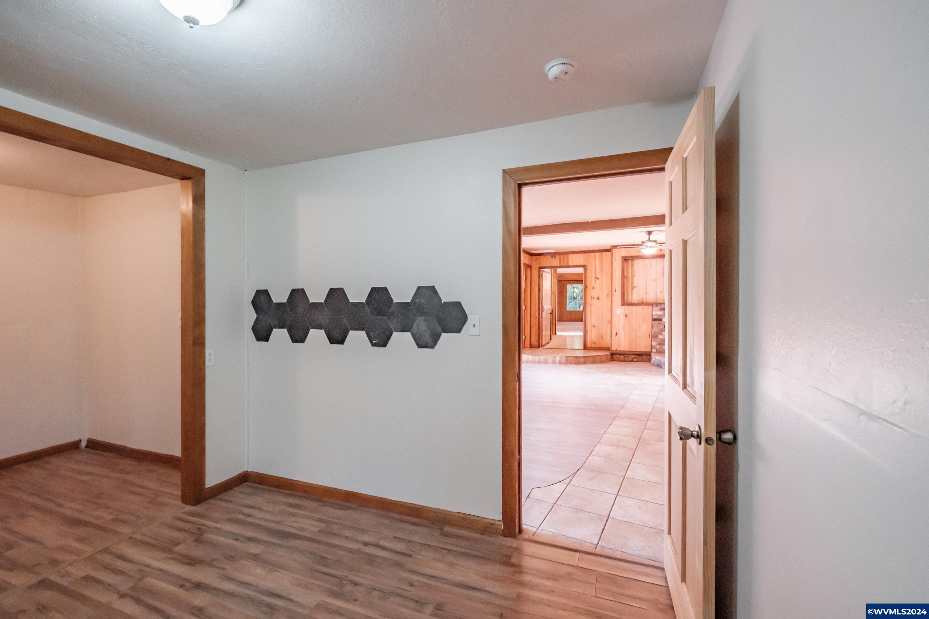 33997 Totem Pole Road Lebanon, OR 97355 - Photo 23 of 41