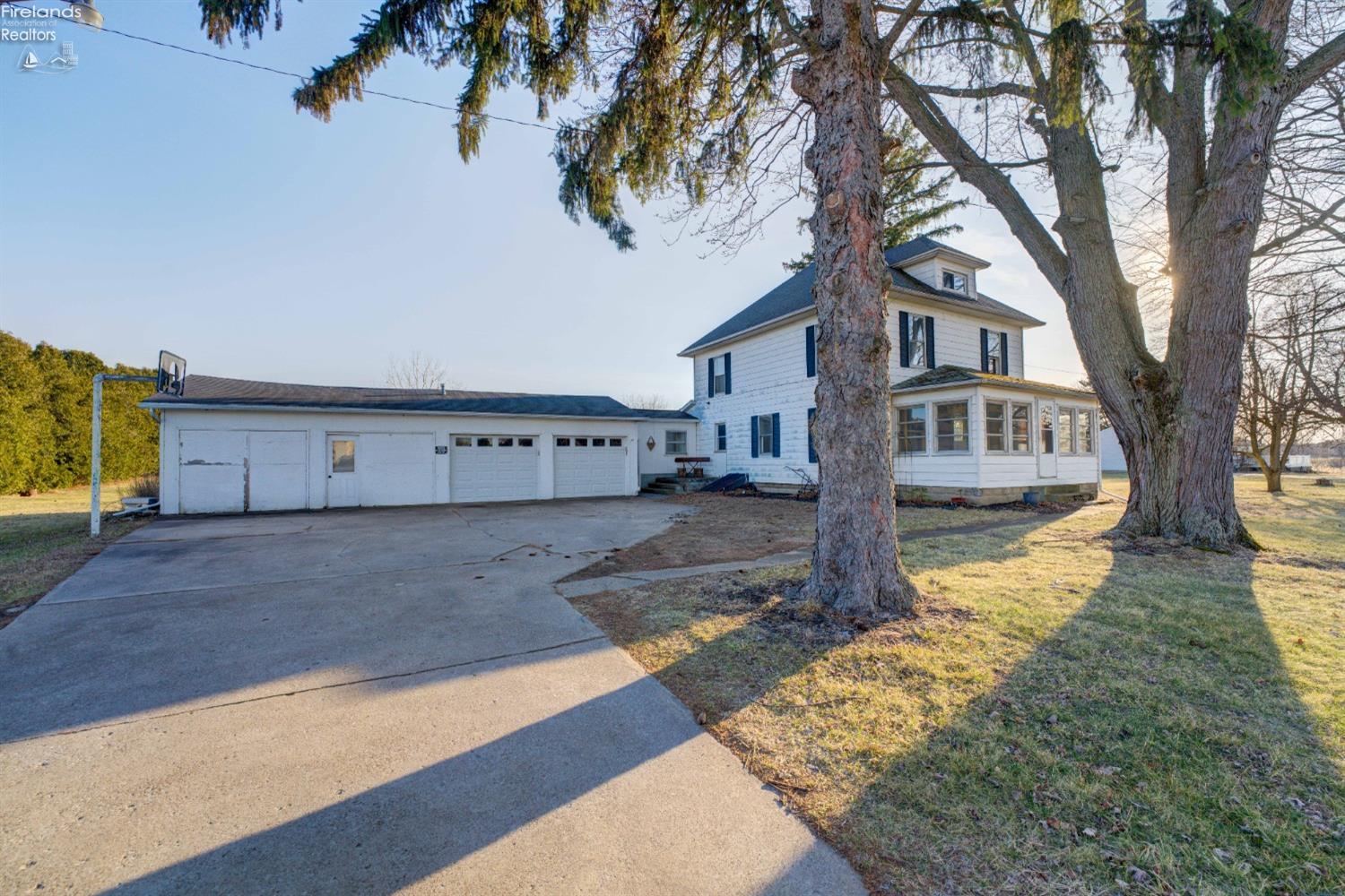 3255 Limerick Road Clyde, OH 43410 - Photo 3 of 48 Gallery Image 3