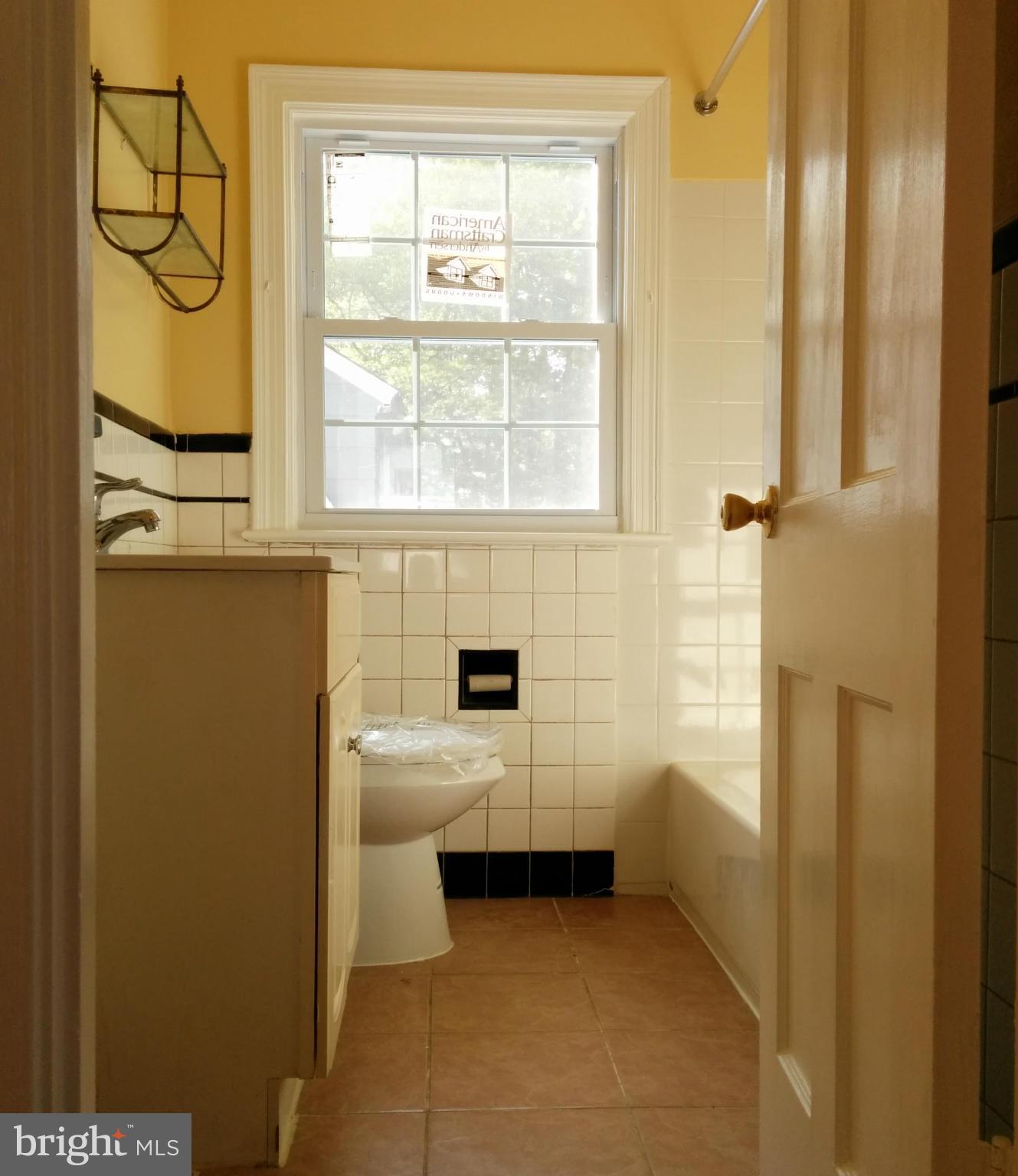 4635 River Road Bethesda, MD 20816 - Photo 12 of 22 Bath (Master)