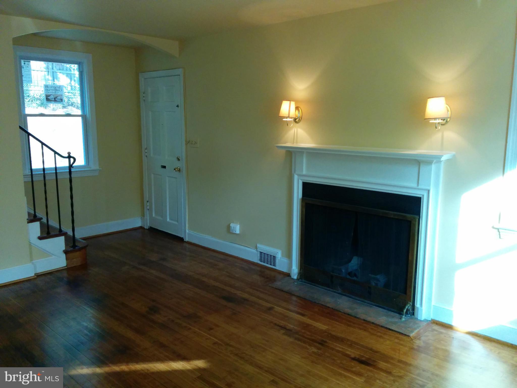 4635 River Road Bethesda, MD 20816 - Photo 3 of 22 Living Room