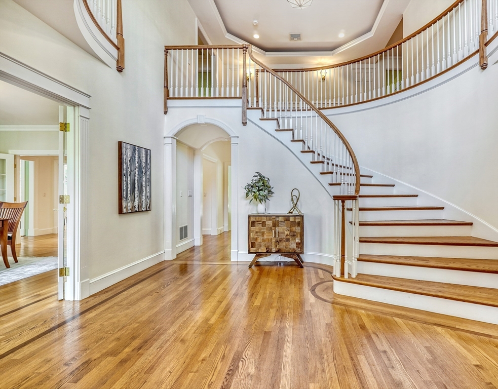 10 Garland Road Lincoln, MA 01773 - Photo 2 of 39 Gallery Image 2