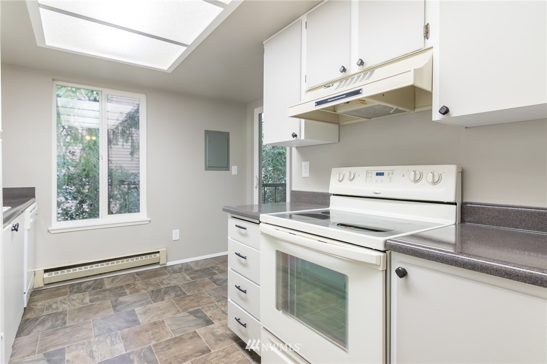 17533 151st Avenue Southeast, Unit 10 Renton, WA 98058 - Photo 9 of 17 Gallery Image 9