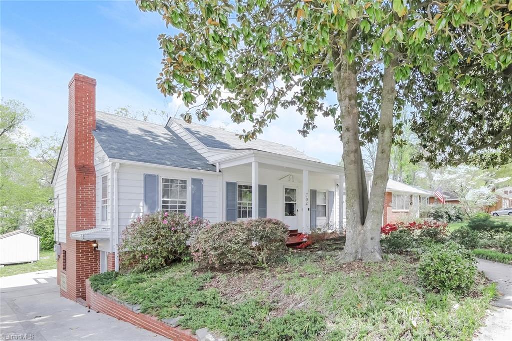 704 Gatewood Avenue High Point, NC 27262 - Photo 2 of 15