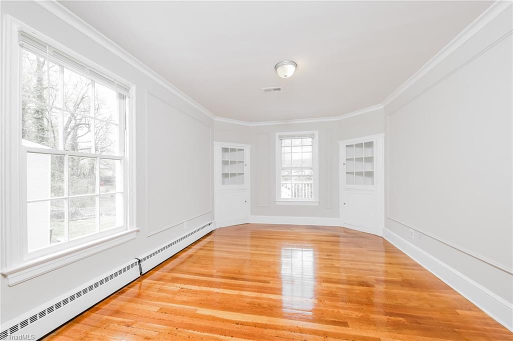 704 Gatewood Avenue High Point, NC 27262 - Photo 3 of 15