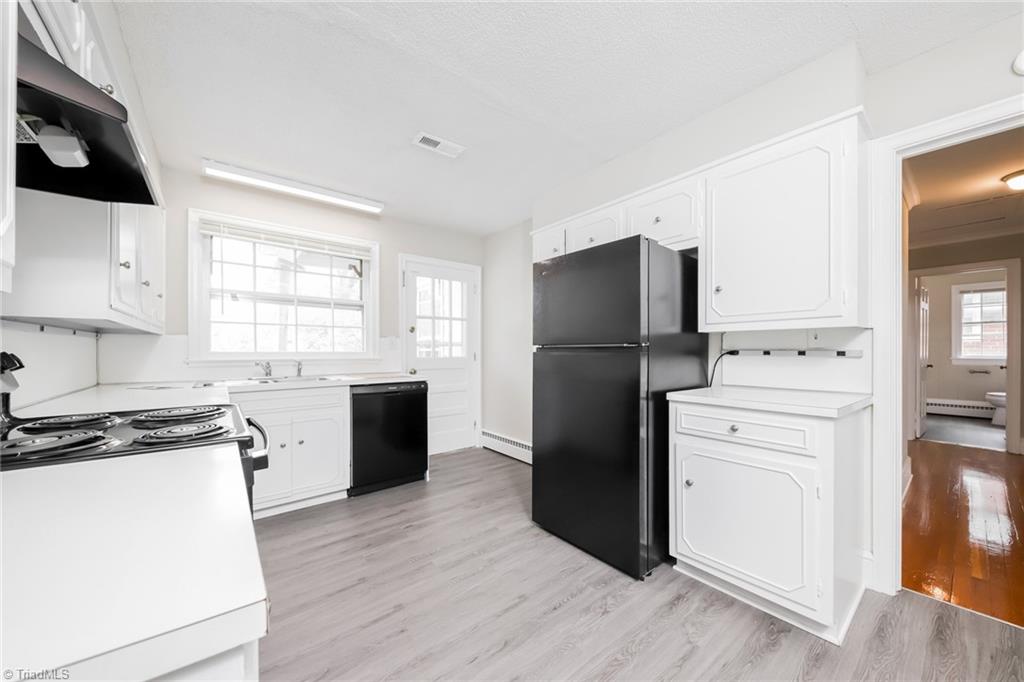 704 Gatewood Avenue High Point, NC 27262 - Photo 5 of 15