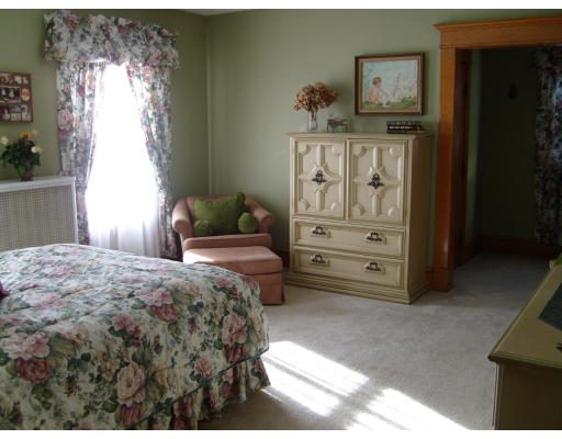 227 Springfield Street Springfield, MA 01107 - Photo 14 of 19
