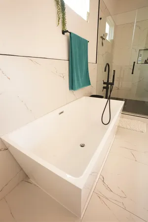 $2,050 | 2406 Mann Street, Unit D, Houston, TX 77093