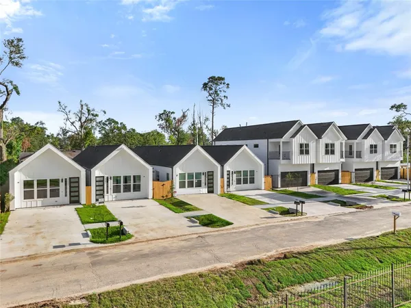 $2,050 | 2406 Mann Street, Unit D, Houston, TX 77093