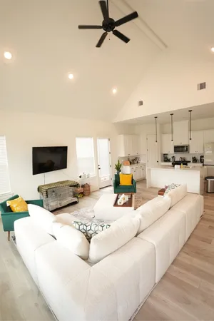 $2,050 | 2406 Mann Street, Unit D, Houston, TX 77093