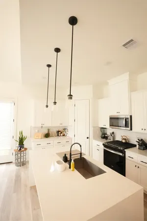 $2,050 | 2406 Mann Street, Unit D, Houston, TX 77093