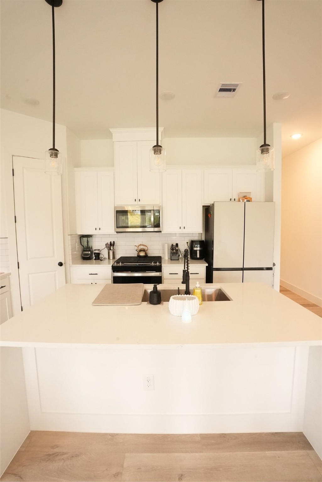 2406 Mann Street, Unit D Houston, TX 77093 - Photo 7 of 17