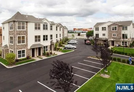 $2,700 | 1625 Paterson Plank Road, Unit 5, Secaucus, NJ 07094
