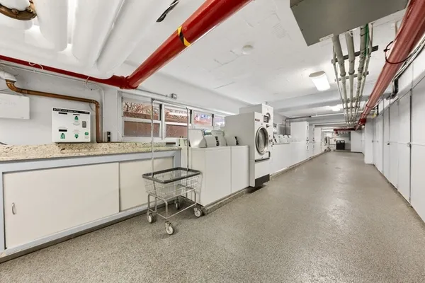 $1,675 | 4960 North Marine Drive, Unit 1412, Chicago, IL 60640