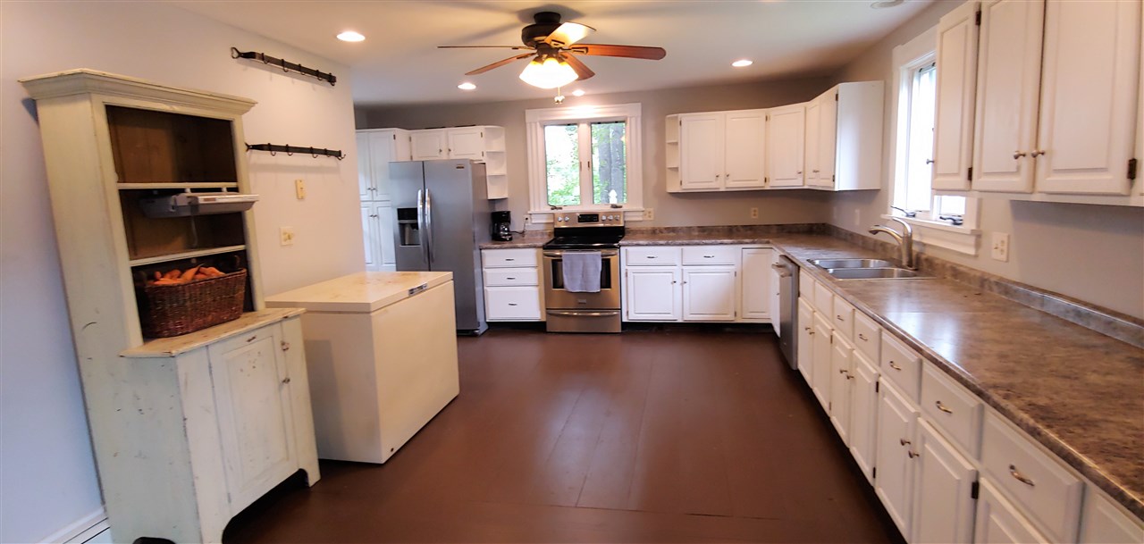 84 Main Street Raymond, NH 03077 - Photo 3 of 29 Gallery Image 3