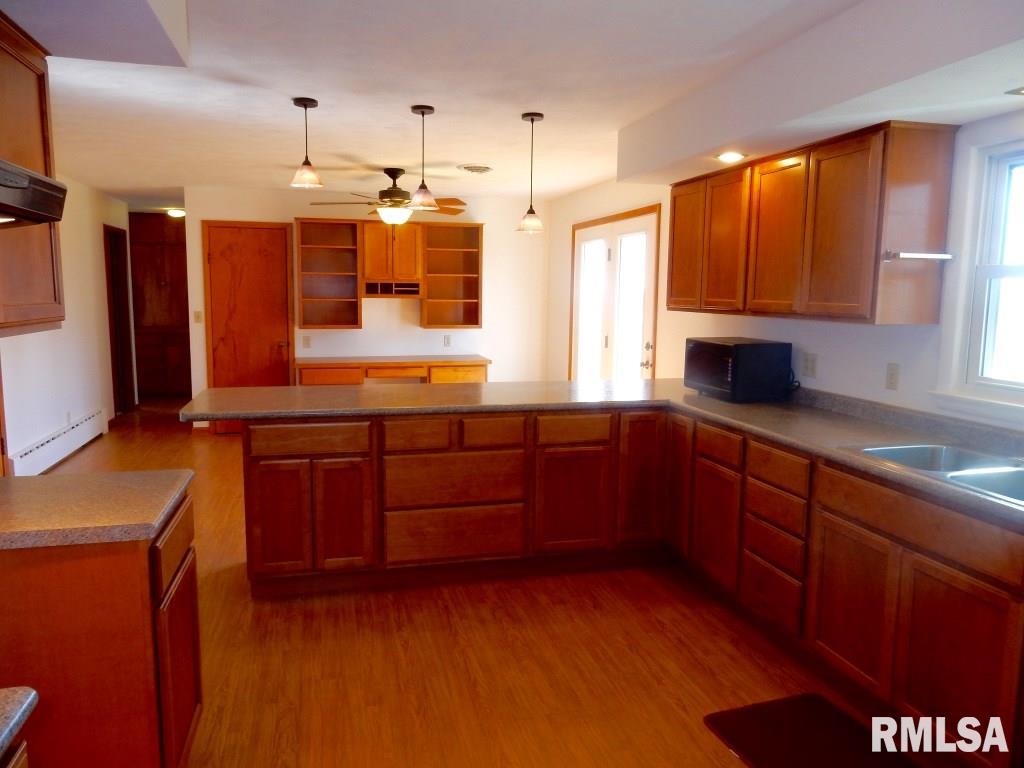 18404 West Farmington Road Trivoli, IL 61569 - Photo 7 of 34