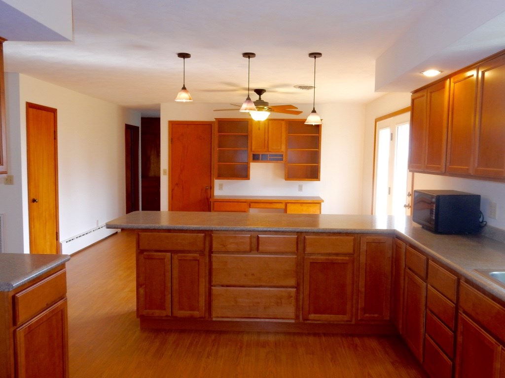 18404 West Farmington Road Trivoli, IL 61569 - Photo 9 of 34
