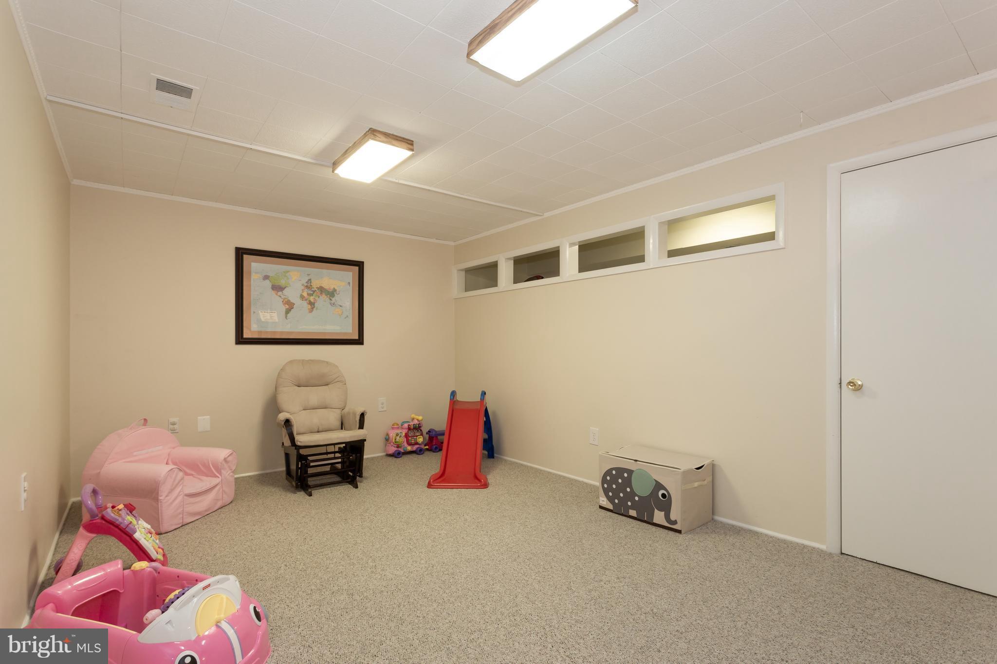 2074 Cobblestone Lane Reston, VA 20191 - Photo 24 of 30 Large recreation room