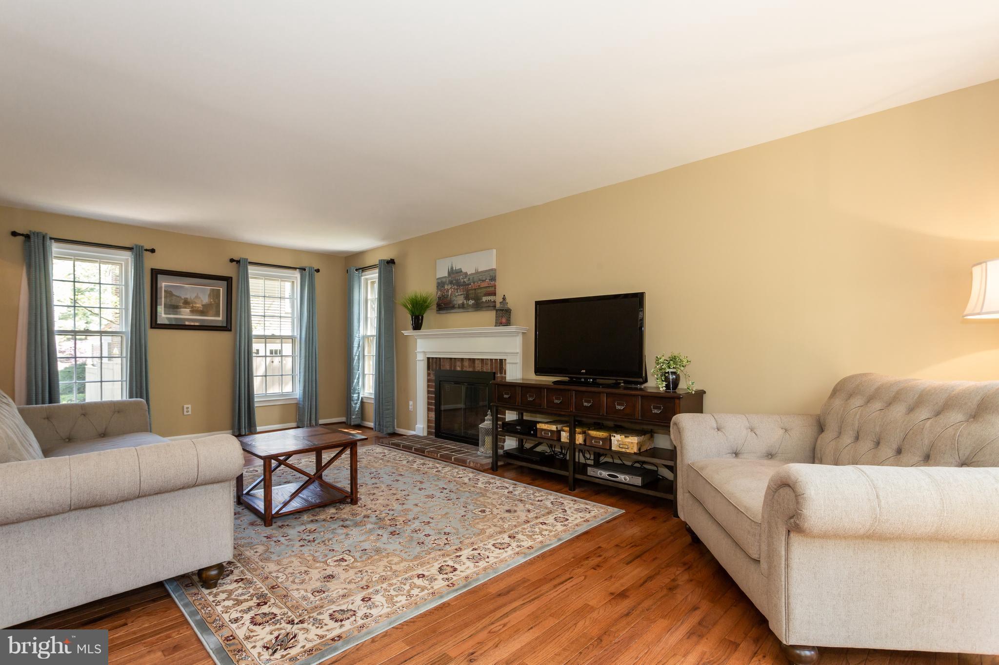2074 Cobblestone Lane Reston, VA 20191 - Photo 6 of 30 Family Room
