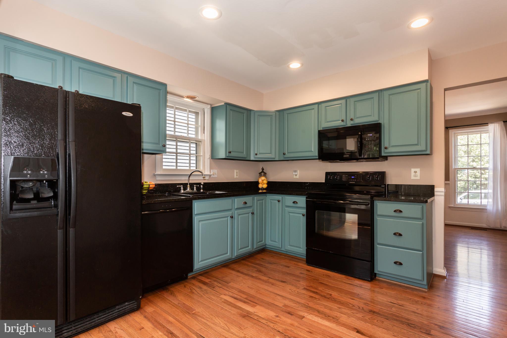 2074 Cobblestone Lane Reston, VA 20191 - Photo 10 of 30 Kitchen