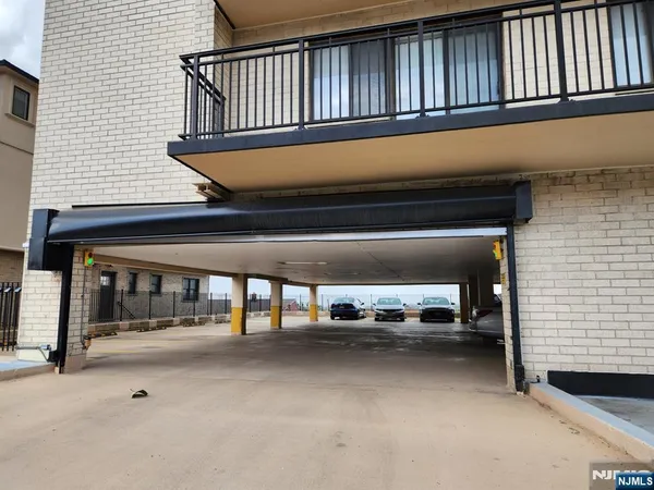 $359,000 | 233 12th Street, Unit 4E, Palisades Park, NJ 07650