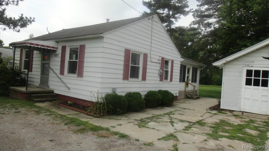 3203 North Belsay Road Flint, MI 48506 - Photo 40 of 41 DSC09363.jpg