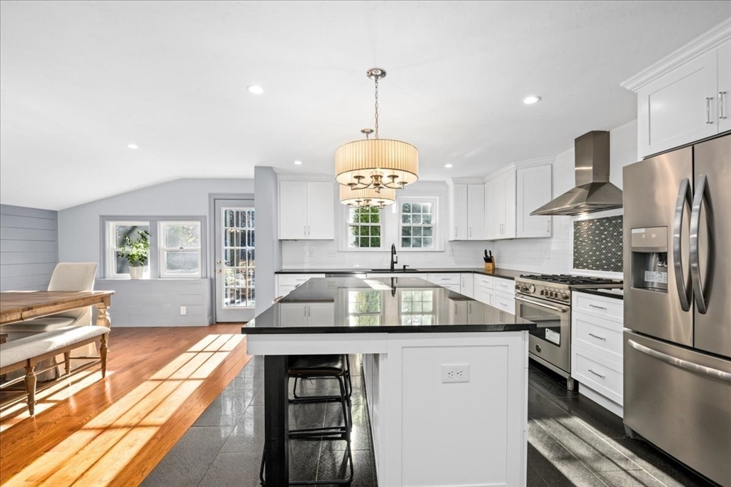 299 Spring Street Shrewsbury, MA 01545 - Photo 8 of 42 Gallery Image 8
