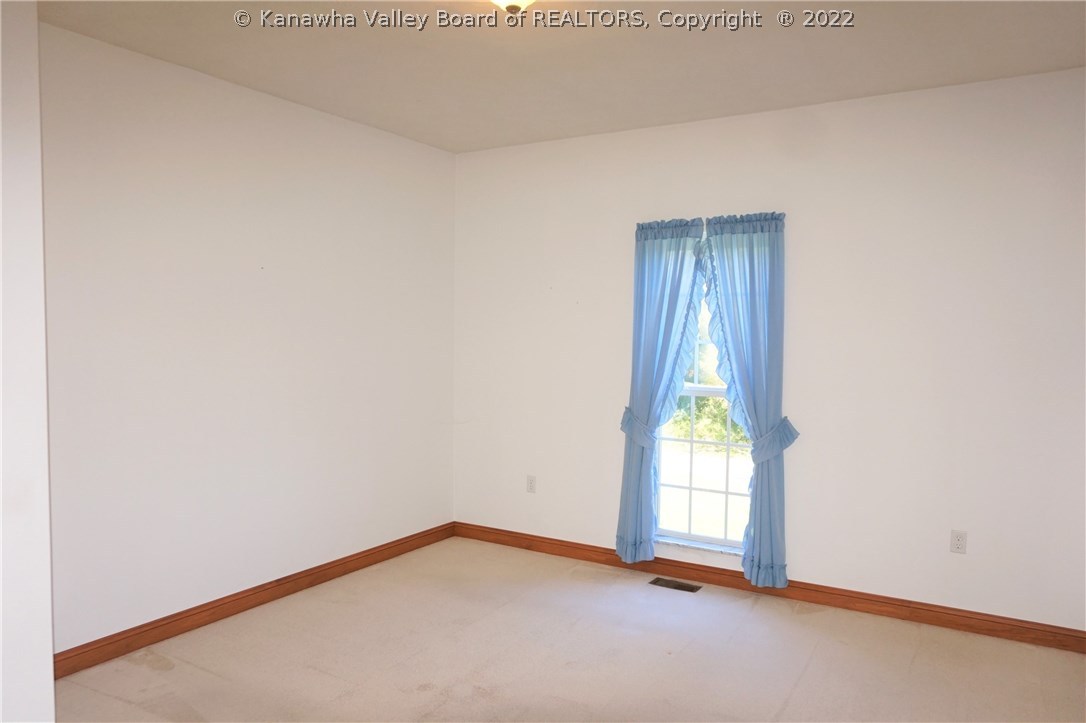 2018 Cross Creek Road Buffalo, WV 25033 - Photo 23 of 29 Gallery Image 23