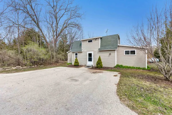 $189,900 | 3615 Zirbel Road, Unit 3, Sturgeon Bay, WI 54235