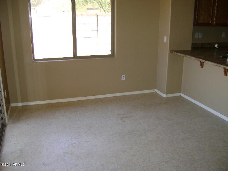12183 West Riverside Avenue Tolleson, AZ 85353 - Photo 4 of 27 DINING