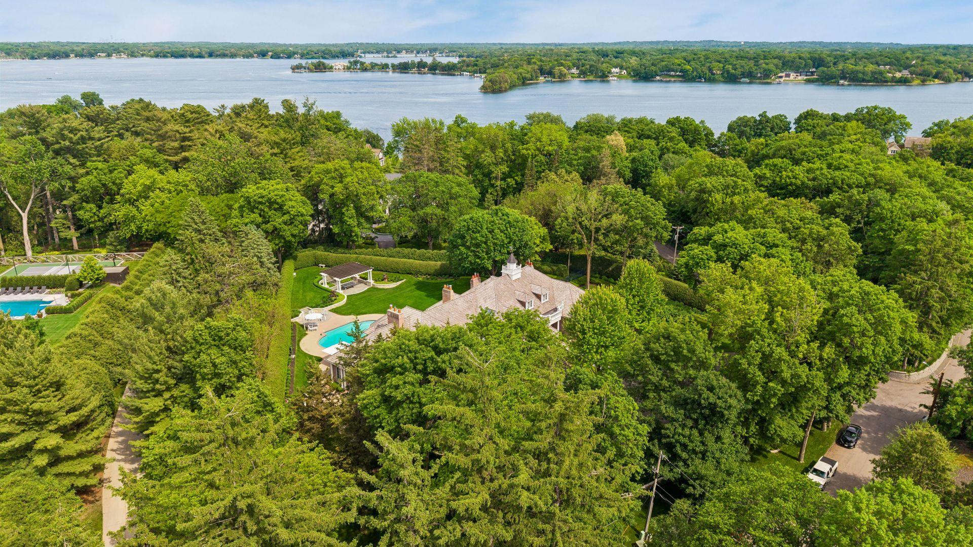 546 Harrington Road Wayzata, MN 55391 - Photo 47 of 48