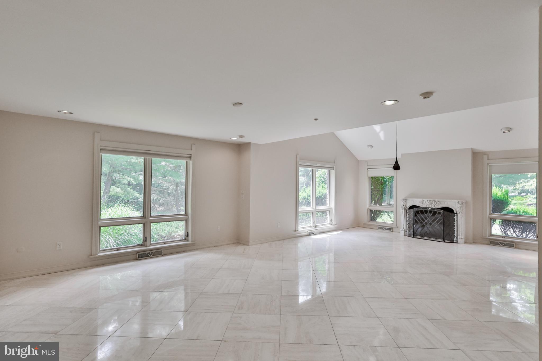 833 Yorkshire Road Allentown, PA 18103 - Photo 14 of 49 Gallery Image 14
