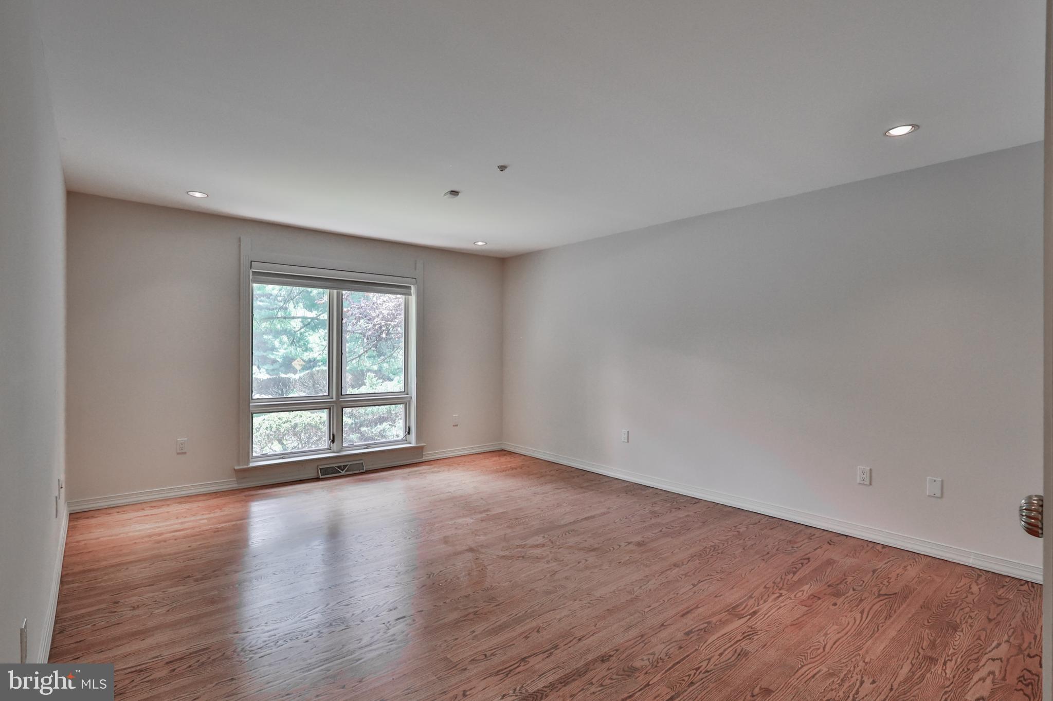 833 Yorkshire Road Allentown, PA 18103 - Photo 27 of 49 Gallery Image 27