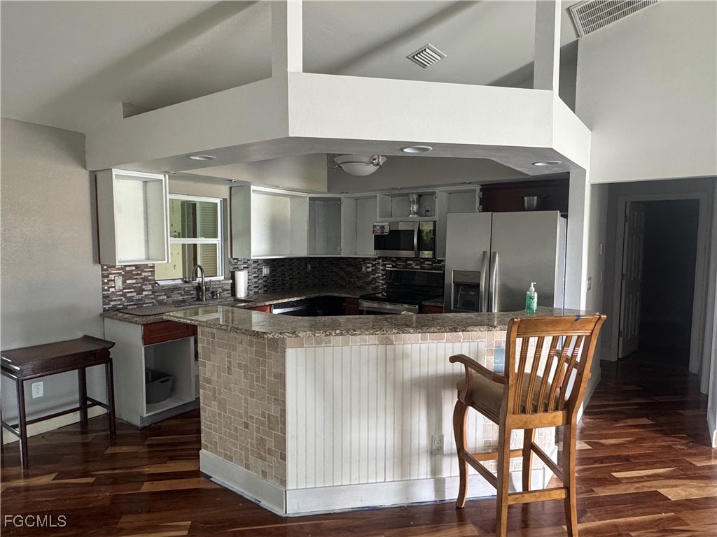 9 Southwest 37th Place Cape Coral, FL 33991 - Photo 17 of 28